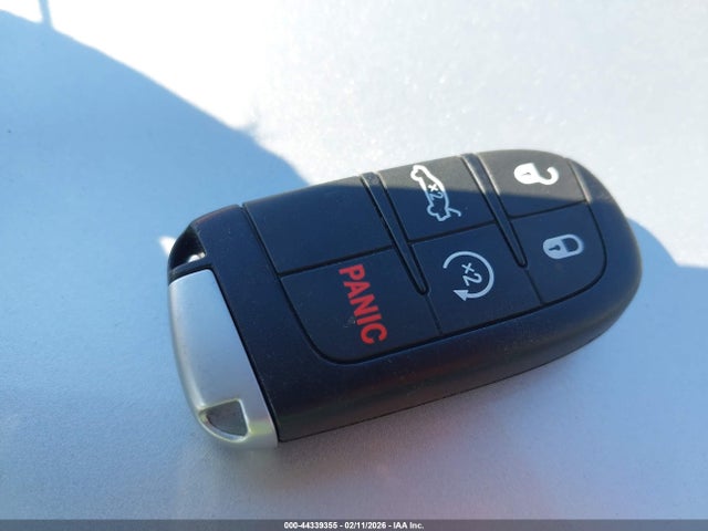 44339355 :رقم المزاد ، 1C3CCCAB6FN711076 vin ، 2015 Chrysler 200 Limited مزاد بيع