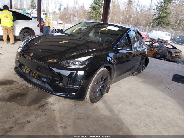 2025 TESLA MODEL Y 7SAYGDED5SF317278 Photo 1