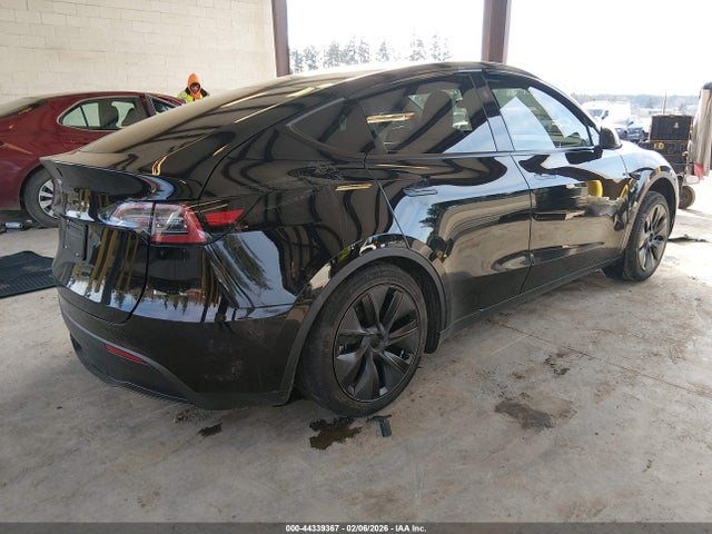2025 TESLA MODEL Y 7SAYGDED5SF317278 Photo 3