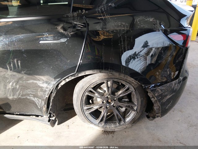 2025 TESLA MODEL Y 7SAYGDED5SF317278 Photo 5