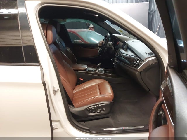 44339384 :رقم المزاد ، 5UXKR0C55F0P11514 vin ، 2015 Bmw X5 Xdrive35i مزاد بيع