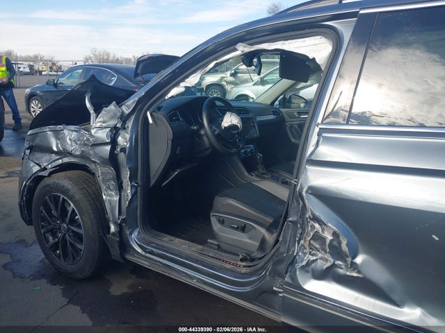 3VV3B7AX8MM081104 Volkswagen Tiguan