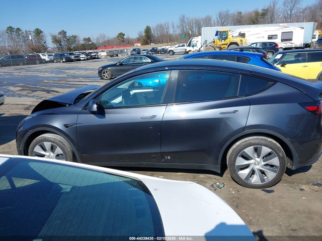 7SAYGDEE9RA225381 Tesla Model Y Long Range Dual Motor All-wheel Drive