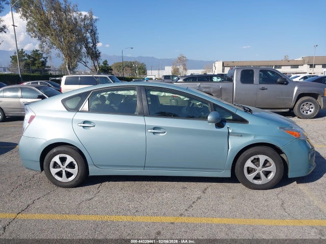 Toyota Prius Three 2015 JTDKN3DU9F1909057 Image 13