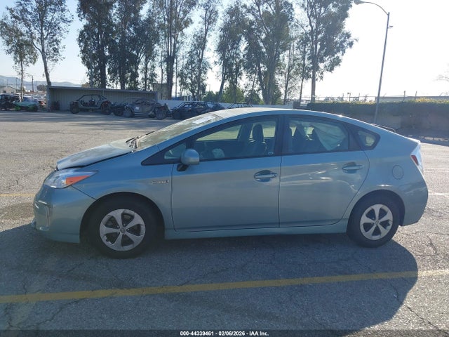 Toyota Prius Three 2015 JTDKN3DU9F1909057 Image 14