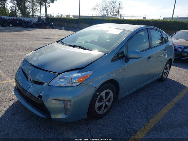 Toyota Prius Three 2015 JTDKN3DU9F1909057 Image 2