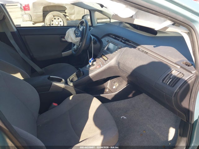 Toyota Prius Three 2015 JTDKN3DU9F1909057 Image 5
