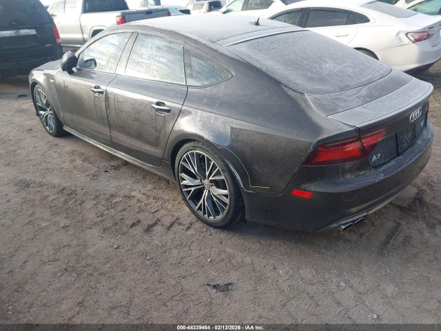 2016 AUDI A7 WAUWGAFC0GN107511 Photo 2