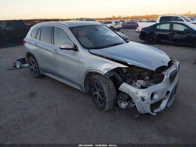 2018 BMW X1 WBXHT3C34J5L34105 Photo 0