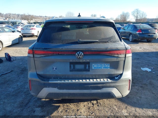 3VVCR7RM0SM056233 Volkswagen Tiguan 2.0t S