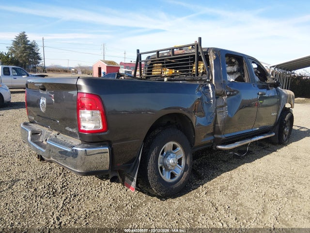 3C6UR5DJXNG306298 RAM 2500 Big Horn 4x4 6&#039;4 Box