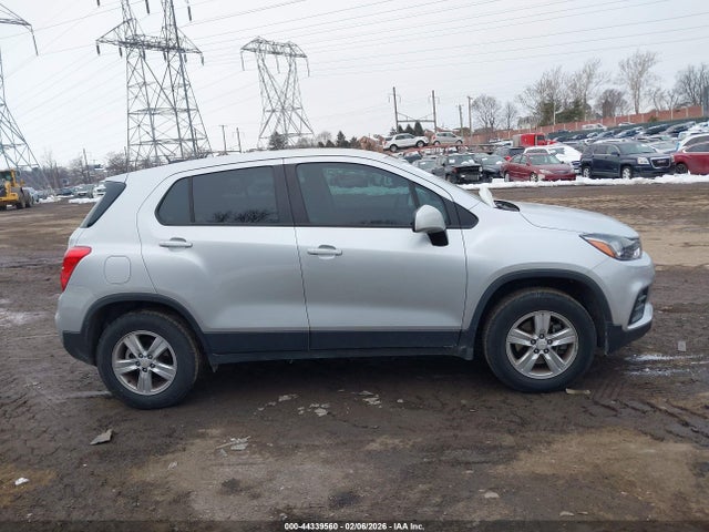 Chevrolet TRAX LS 2018 KL7CJNSB5JB625017 Image 14