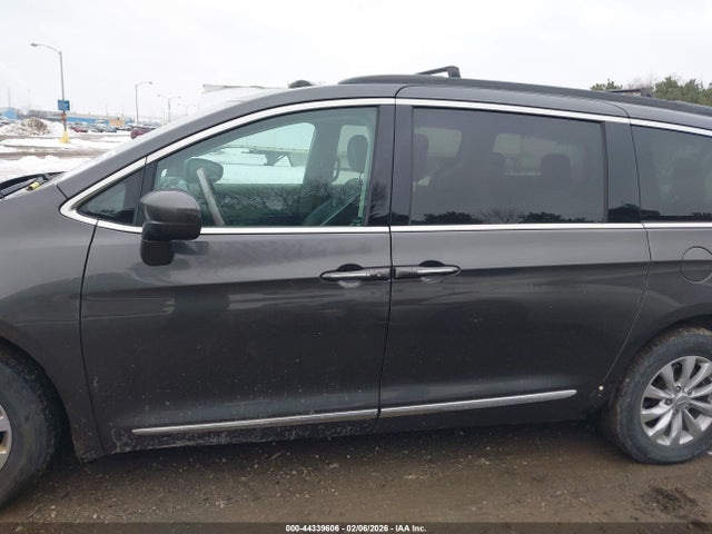 Aukcja sprzedaży 2017 Chrysler Pacifica Touring-l, vin: 2C4RC1BG0HR795812, numer aukcji: 44339606