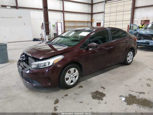 KIA FORTE LX 2017 3KPFL4A72HE127422 Image 2