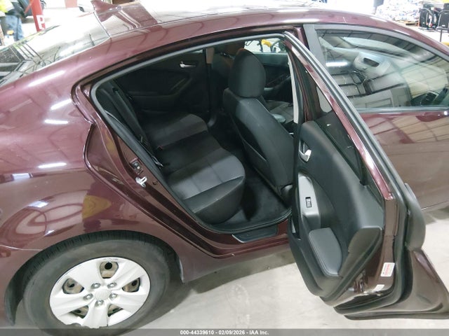 KIA FORTE LX 2017 3KPFL4A72HE127422 Image 8
