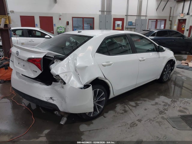 2018 TOYOTA COROLLA 5YFBURHEXJP817968 Photo 3