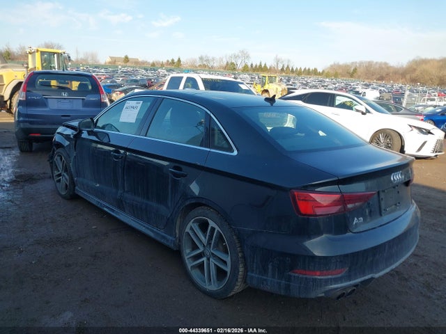2018 AUDI A3 WAUGUGFF0J1032513 Photo 2