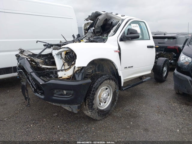 3C6MR5AJ3MG572247 RAM 2500 Tradesman 4x4 8&#039; Box