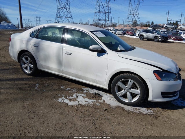 2015 VOLKSWAGEN PASSAT 1VWBT7A36FC010747