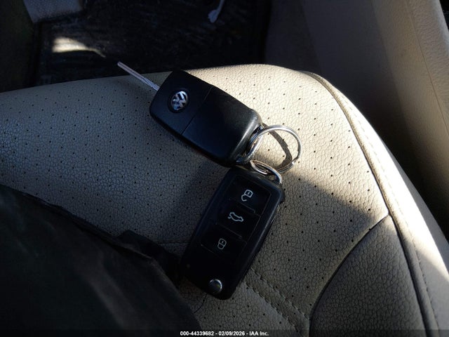 2015 VOLKSWAGEN PASSAT 1VWBT7A36FC010747 Photo 10