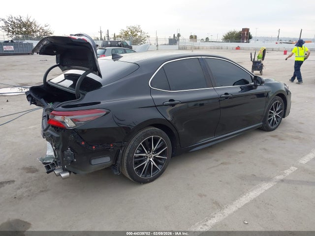 4T1T11AK0MU440634 Toyota CAMRY SE