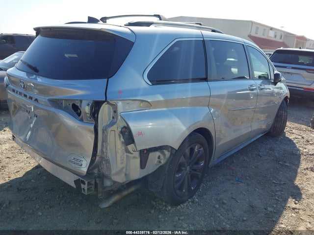 2021 TOYOTA SIENNA 5TDDRKEC6MS060552 Photo 3