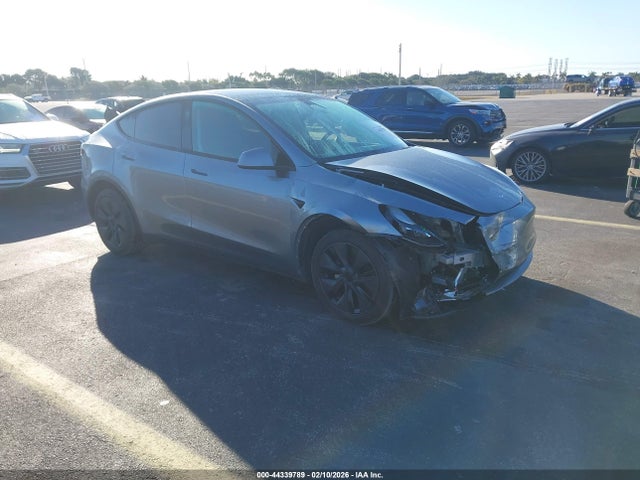 2024 TESLA MODEL Y 7SAYGDEE4RA306224 Photo 0