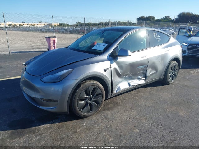 2024 TESLA MODEL Y 7SAYGDEE4RA306224 Photo 1