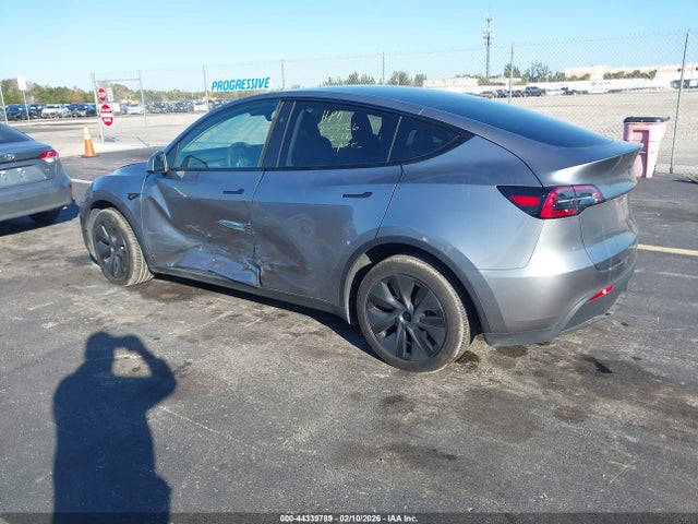 2024 TESLA MODEL Y 7SAYGDEE4RA306224 Photo 2