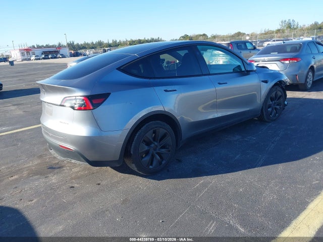 2024 TESLA MODEL Y 7SAYGDEE4RA306224 Photo 3