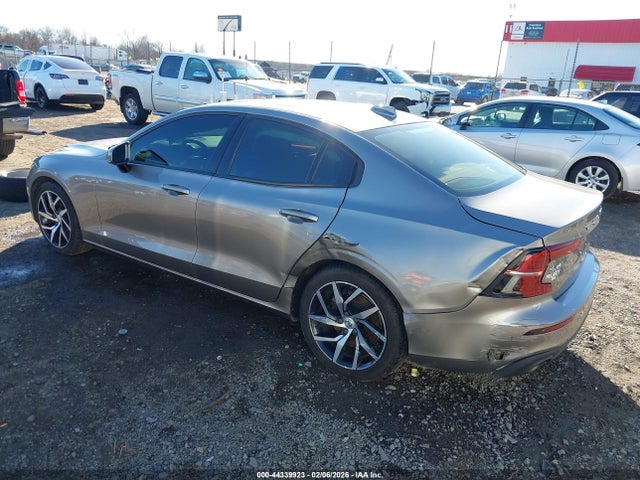 2019 Volvo S60 T5 Momentum მანქანა იყიდება აუქციონზე, vin: 7JR102FK3KG006444, აუქციონის ნომერი: 44339923