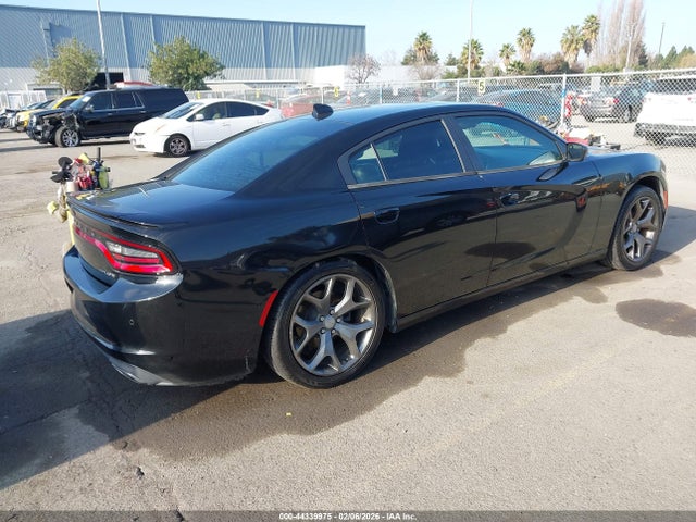 2C3CDXHG3FH896881 Dodge Charger Sxt