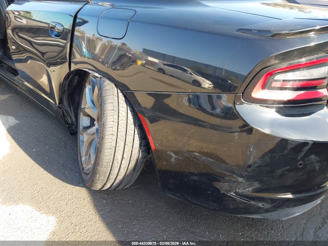 2C3CDXHG3FH896881 Dodge Charger Sxt