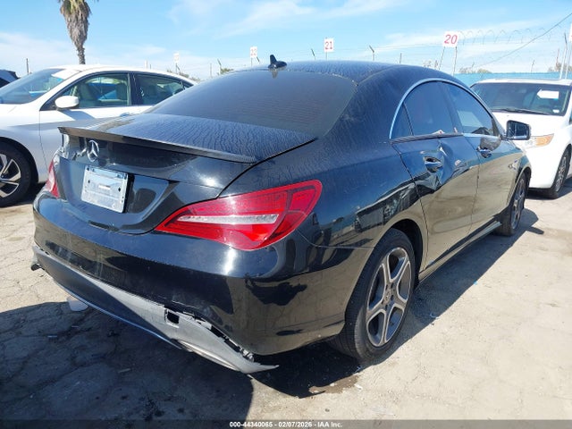 Mercedes-Benz CLA 250 2018 WDDSJ4EB2JN598626 Image 4