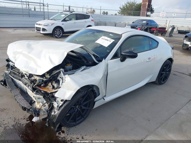 2023 TOYOTA GR86 JF1ZNBE11P9760889 Photo 1