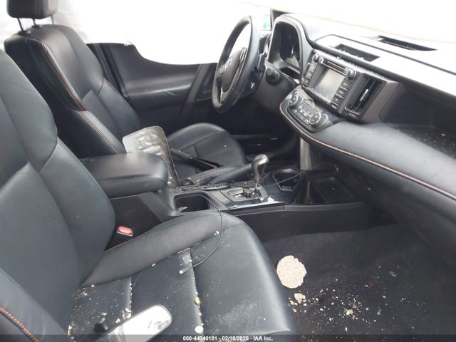 2T3JFREV5GW531180 Toyota RAV4 SE