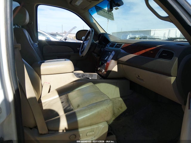 2011 Chevrolet Tahoe Lt მანქანა იყიდება აუქციონზე, vin: 1GNSCBE01BR120268, აუქციონის ნომერი: 44340103