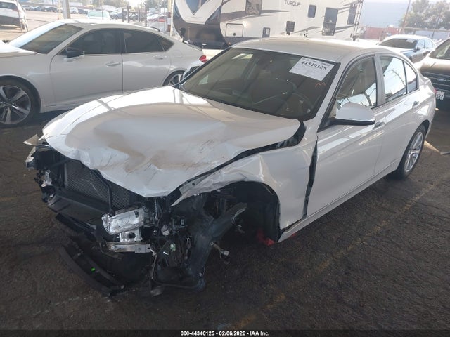 WBA8E1G34HNU17529 BMW 320i