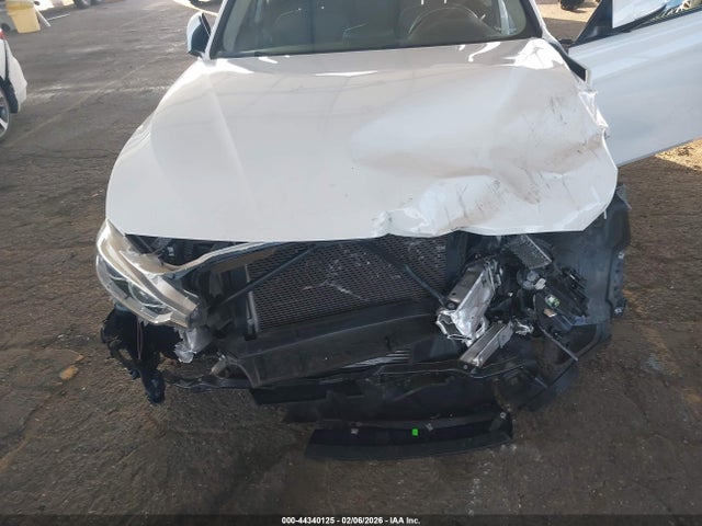 WBA8E1G34HNU17529 BMW 320i