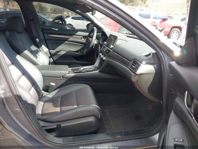 1HGCV2F3XKA033680 Honda Accord Sport 2.0t