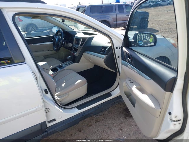 Продаж на аукціоні авто 2013 Subaru Outback 2.5i Premium, vin: 4S4BRBCC3D3282361, номер лоту: 44340201