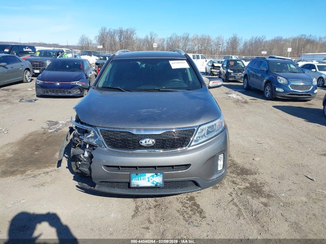 44340264 :رقم المزاد ، 5XYKUDA72FG596571 vin ، 2015 Kia Sorento Ex V6 مزاد بيع