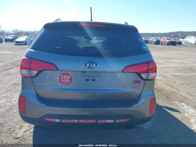 44340264 :رقم المزاد ، 5XYKUDA72FG596571 vin ، 2015 Kia Sorento Ex V6 مزاد بيع