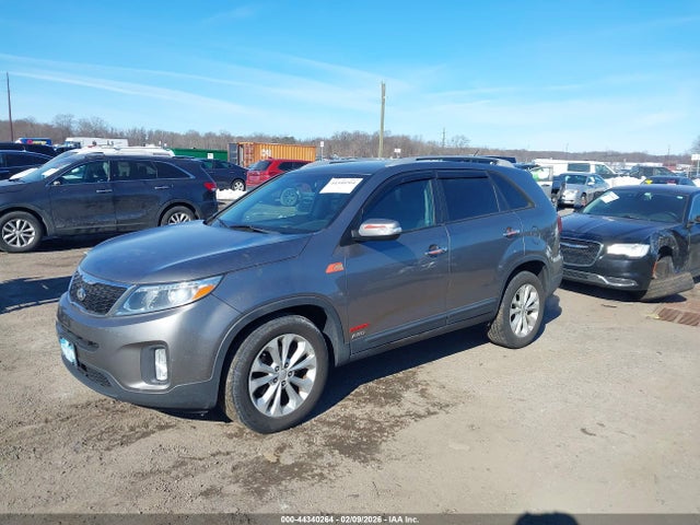 44340264 :رقم المزاد ، 5XYKUDA72FG596571 vin ، 2015 Kia Sorento Ex V6 مزاد بيع