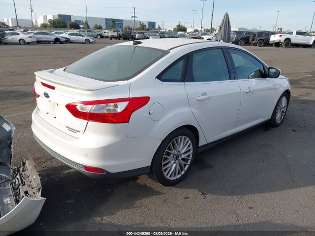 1FADP3J27EL168471 Ford Focus Titanium