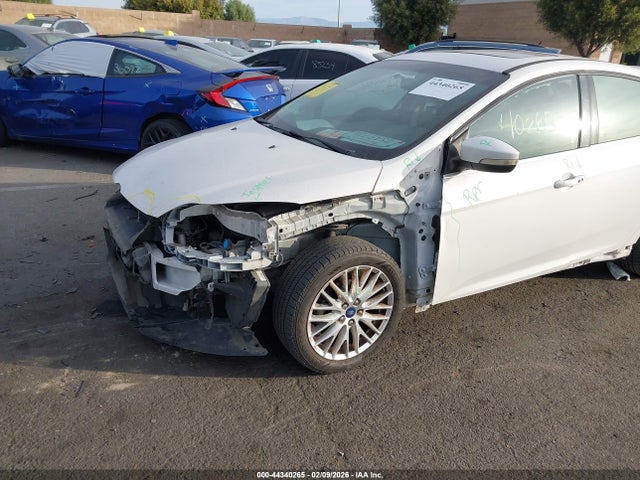 1FADP3J27EL168471 Ford Focus Titanium
