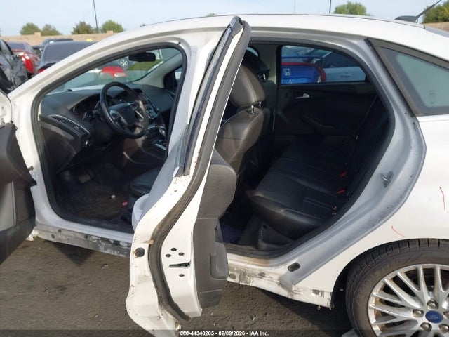 1FADP3J27EL168471 Ford Focus Titanium