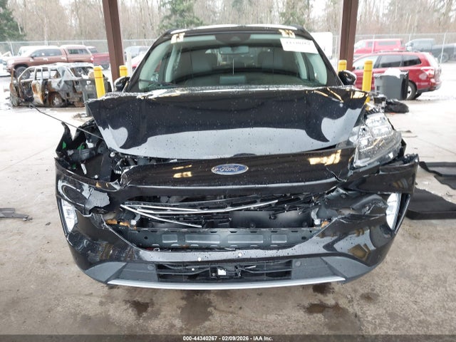 1FMCU9J91NUA51506 Ford Escape Titanium