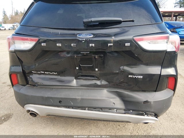 1FMCU9J91NUA51506 Ford Escape Titanium