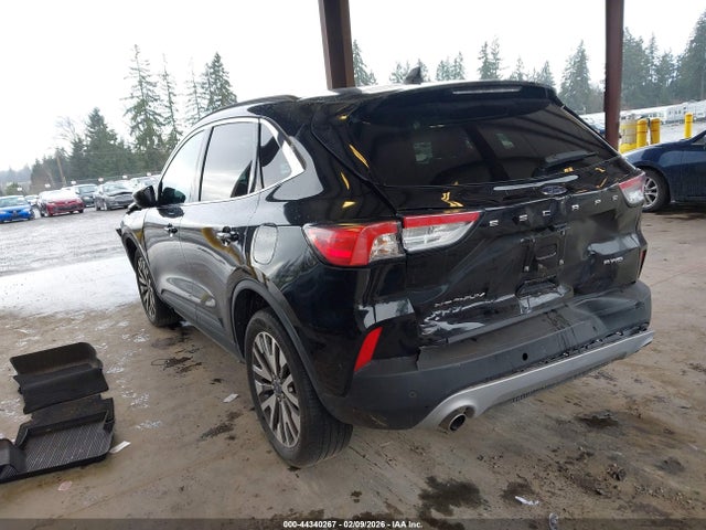 1FMCU9J91NUA51506 Ford Escape Titanium